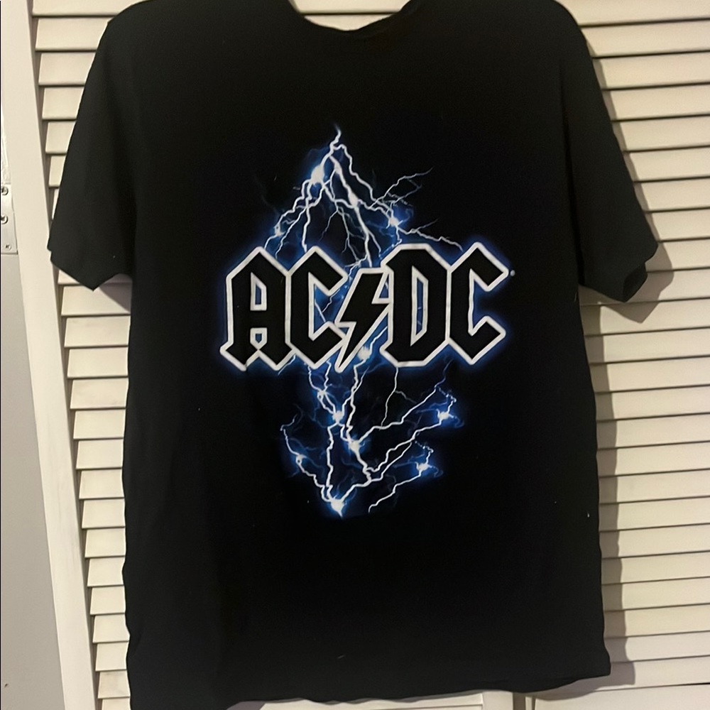 Title: AC/DC Lightning Bolt Graphic T-Shirt - Black - Size M